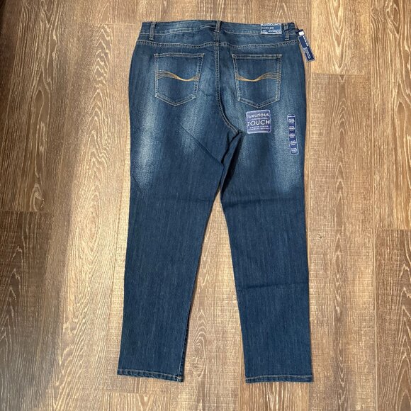 Bandolino Mandie Slim Embroidered Jeans – Size 16WS - Picture 3 of 16